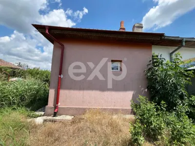 Casă în centrul comunei Corbii Mari, ideală pentru birouri, cabinet sau locuit - foto 13