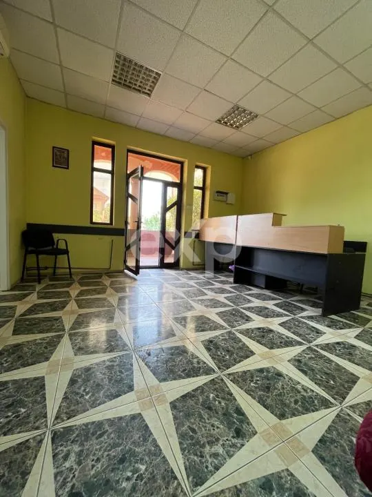 Casă în centrul comunei Corbii Mari, ideală pentru birouri, cabinet sau locuit - foto 3