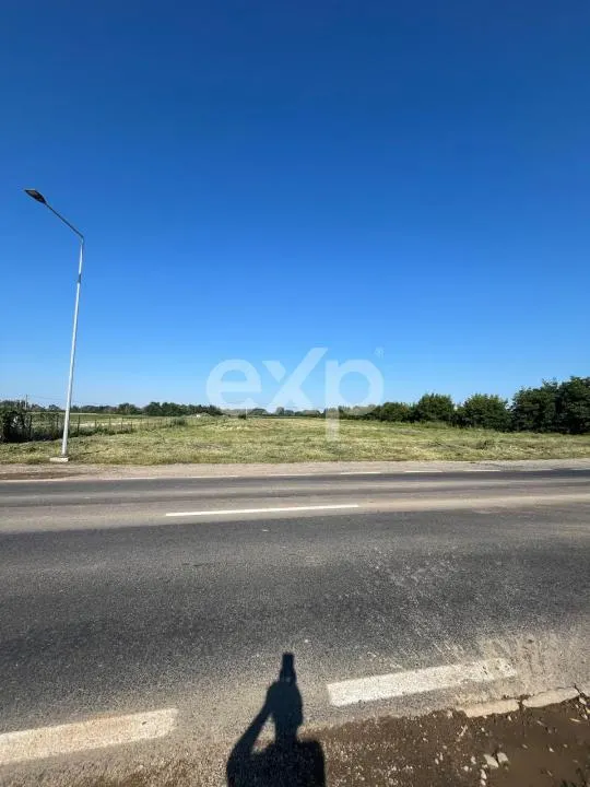 Teren intravilan premium 15.000 mp la DN61 lângă Centura Găești acces rapid A1 - foto 1