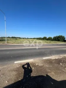 Teren intravilan premium 15.000 mp la DN61 lângă Centura Găești acces rapid A1 - foto 2