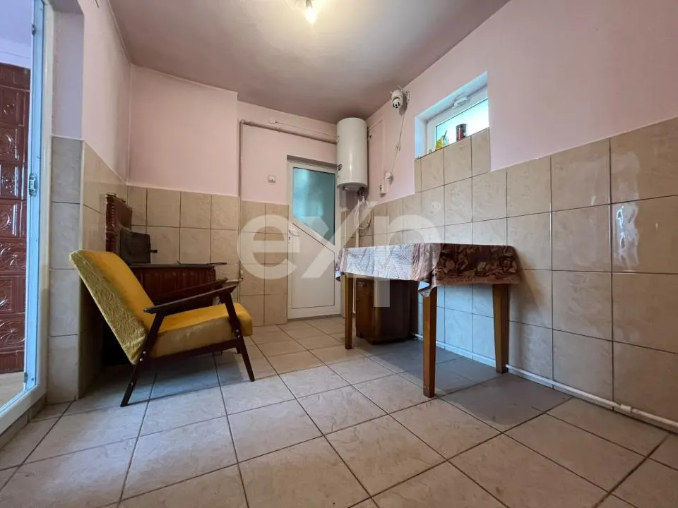 Casă cu 3 camere și teren 1.140 mp toate utilitățile, anexe și acces stradal - foto 13
