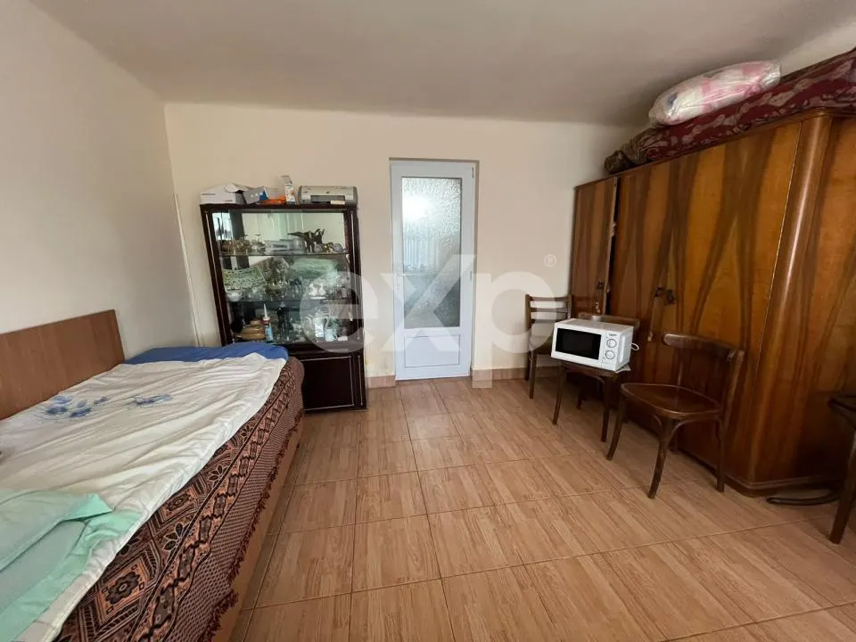Casă cu 3 camere și teren 1.140 mp toate utilitățile, anexe și acces stradal - foto 10