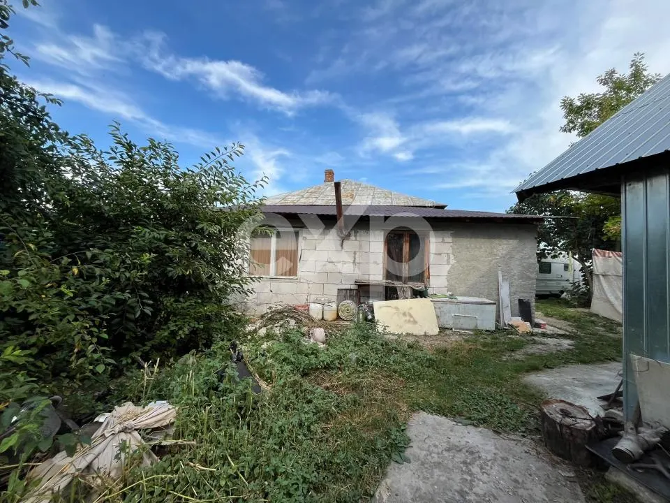 Casa cu 3 camere + teren 567 mp pe Nicolae Balcescu in Gaesti - foto 1