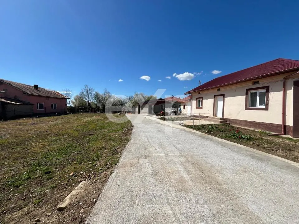 Casa parter + anexa cu 880 mp teren in Brosteni Dambovita - foto 12