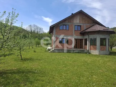 Casă P+M la roșu 188 mp și teren de 3.400 mp cu livadă in Pucioasa-Sat - foto 15