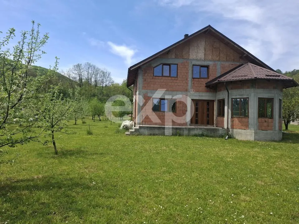 Casă P+M la roșu 188 mp și teren de 3.400 mp cu livadă in Pucioasa-Sat - foto 15