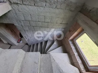 Casă P+M la roșu 188 mp și teren de 3.400 mp cu livadă in Pucioasa-Sat - foto 9