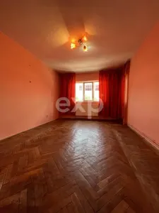 Apartament 3 camere dec 2 băi etajul 3 central Gaesti - foto 2