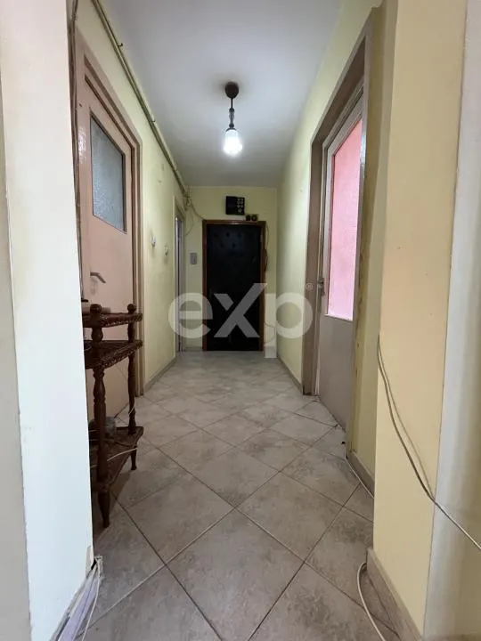Apartament 3 camere dec 2 băi etajul 3 central Gaesti - foto 13