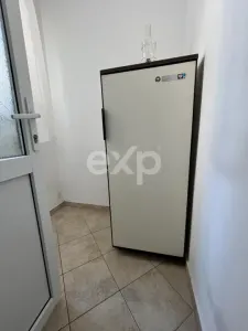 Apartament 3 camere dec 2 băi etajul 3 central Gaesti - foto 8