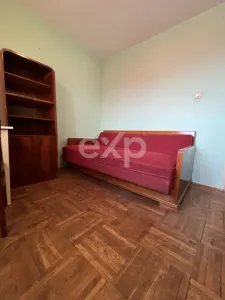 Apartament 3 camere dec 2 băi etajul 3 central Gaesti - foto 9