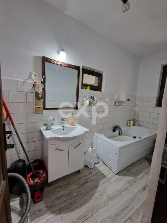 Casă cu piscină de vânzare – Răzvad, Dâmbovița - foto 11