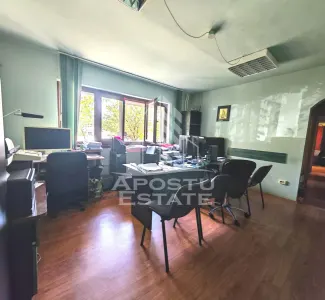 Apartament cu 3 camere, de vanzare, zona Aradului - foto 2