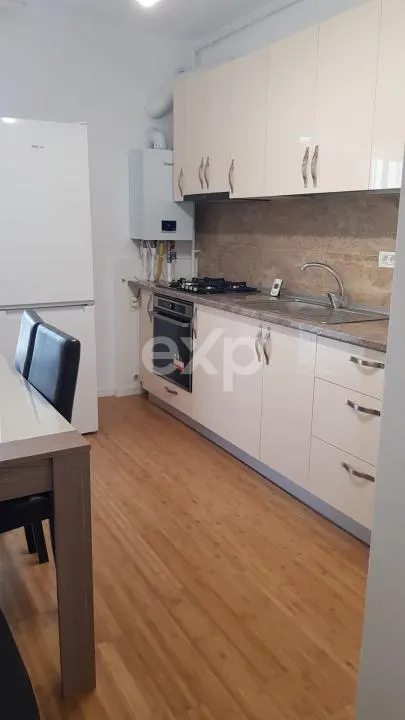 Inchiriere apartament 3 camere Ultracentral ,bloc nou - foto 3