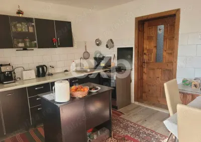 Vând casă solidă an 2000 cu confort modern pe 5200m  teren - foto 4