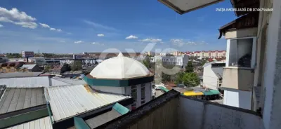 Apartament 4 Camere – Vedere Panoramică pe 2 zone diferite – Zona Piața 1 Mai - foto 4