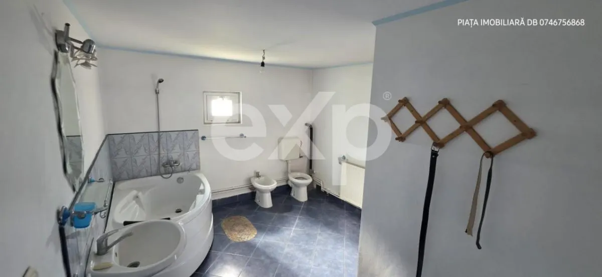 Vilă Individuală Imensă + Casă de Oaspeți și Garaj Dublu | Teren 1.000 mp - foto 14