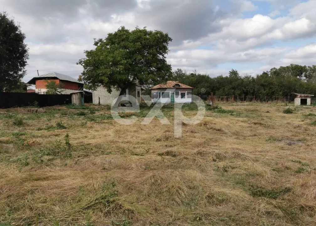 Casa cu teren generos 2000mp in Negrasi, acces rapid Pitesti - foto 2