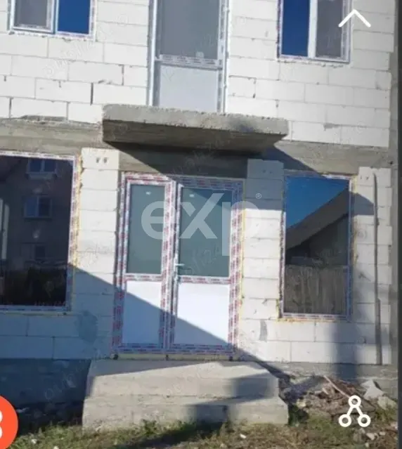 Casa de vanzare / Bradu / 4 Camere - foto 2