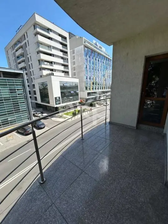 Inchiriere apartament 2 camere Ultracentral, bloc nou - foto 1
