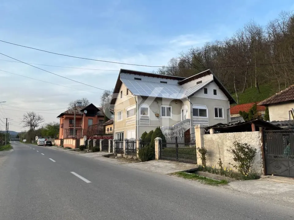 Casă P+E și Spațiu Comercial – Centru Manga, Comuna Voinești-Valea Dâmboviței - foto 2