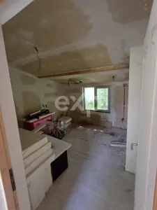 Proprietate Submontană cu Potențial deosebit: Casă și Teren 1.749 mp cu Livadă - foto 6