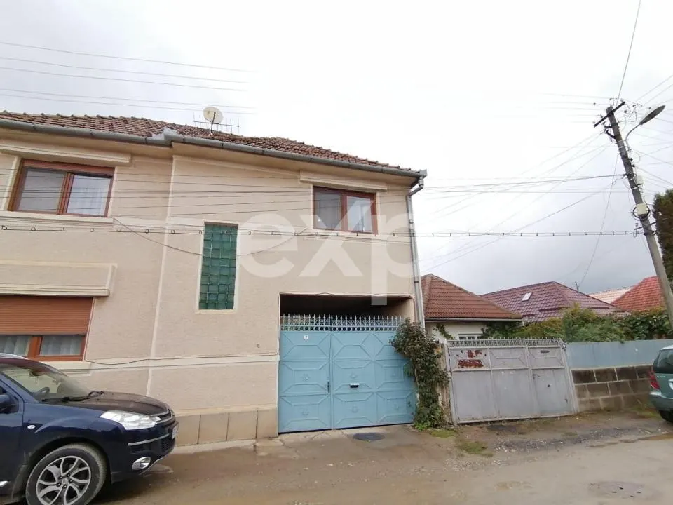Casă de vânzare – Făgăraș 110 mp ,curte comuna! - foto 2