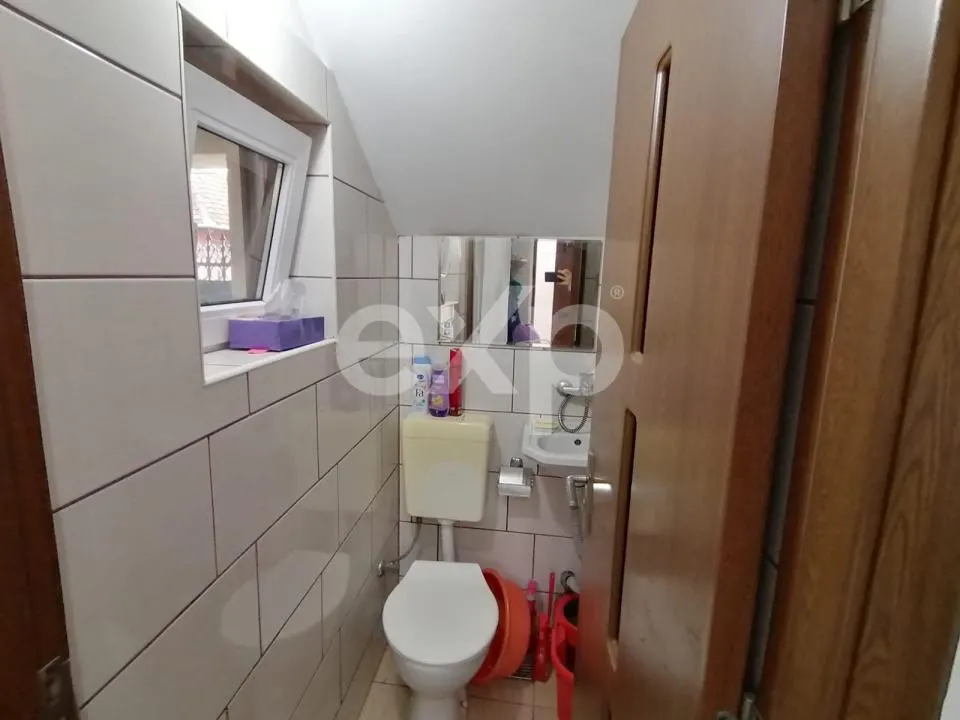 Casă de vânzare – Făgăraș 110 mp ,curte comuna! - foto 12