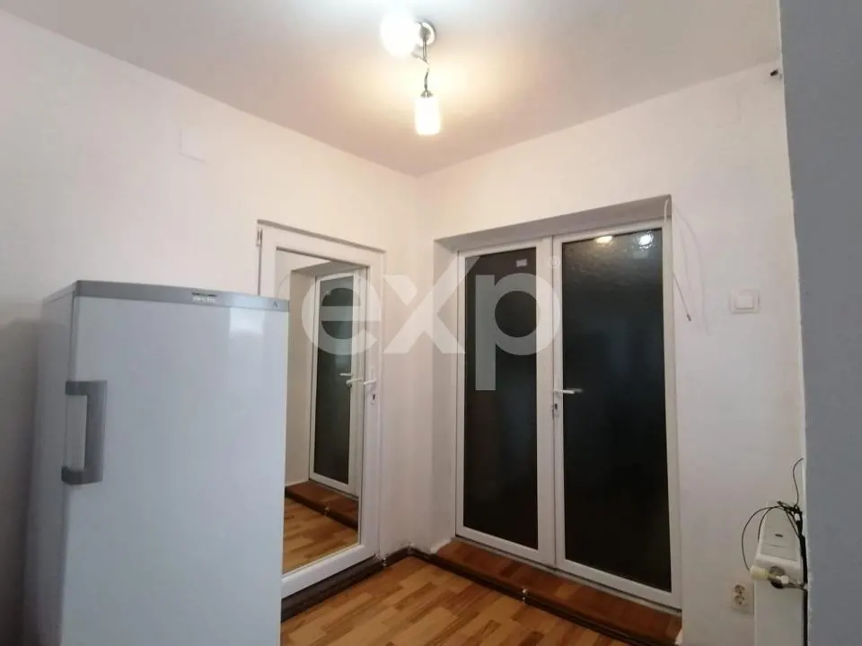 Casă de vânzare – Făgăraș 110 mp ,curte comuna! - foto 8