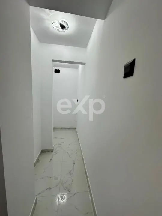 Apartament de vânzare – 3 camere , Micro 8 ,et 1 - foto 11