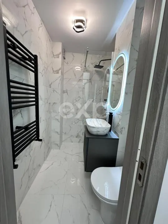 Apartament de vânzare – 3 camere , Micro 8 ,et 1 - foto 12