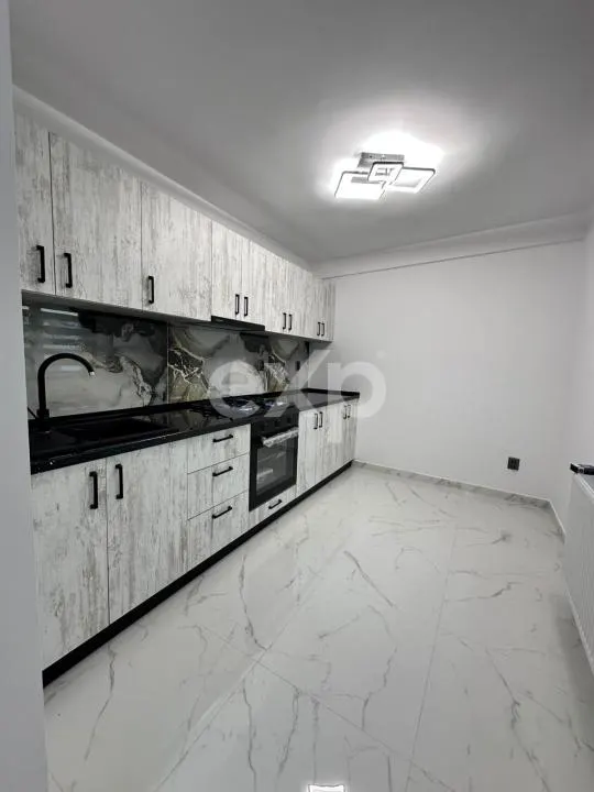 Apartament de vânzare – 3 camere , Micro 8 ,et 1 - foto 9