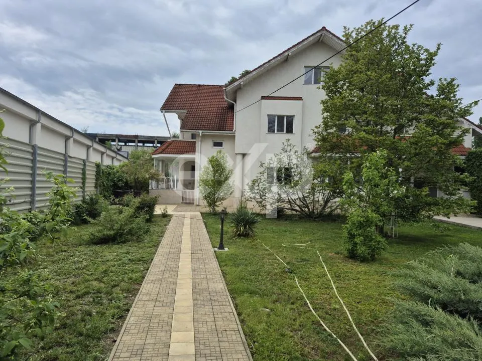 Vilă de lux 10 camere, 550 mp utili –Micro 6, Târgoviște, lângă Sala Polivalentă - foto 2
