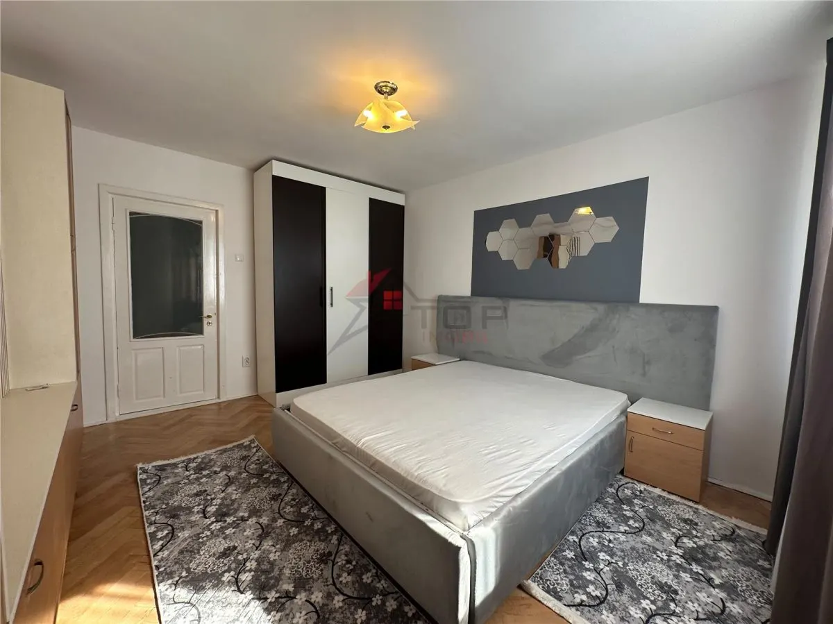 Inchiriere  Apartament cu 3 camere Podu Ros - foto 12