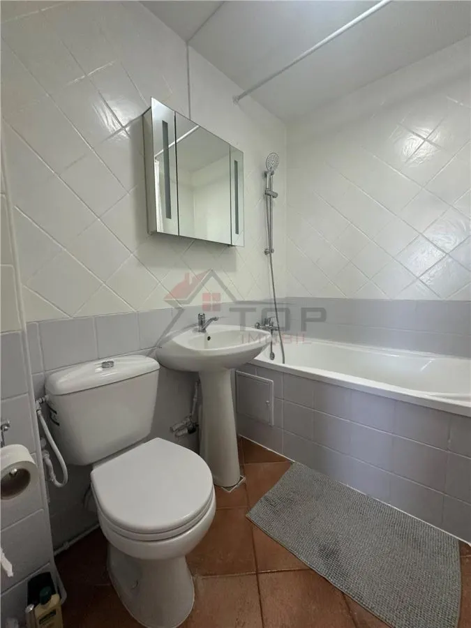 Inchiriere  Apartament cu 3 camere Podu Ros - foto 6