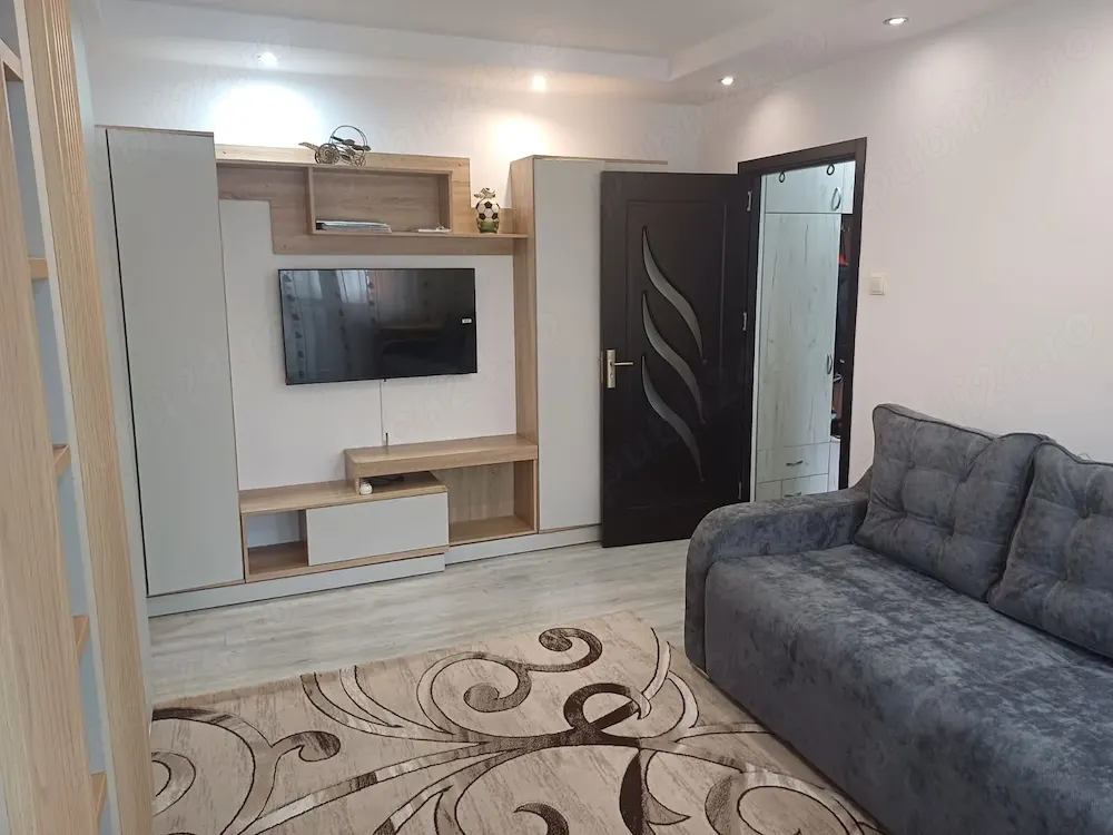 Apartament 2 camere de închiriat â€“ Mircea, etaj 3, centrală termică, aer condiționat - foto 1