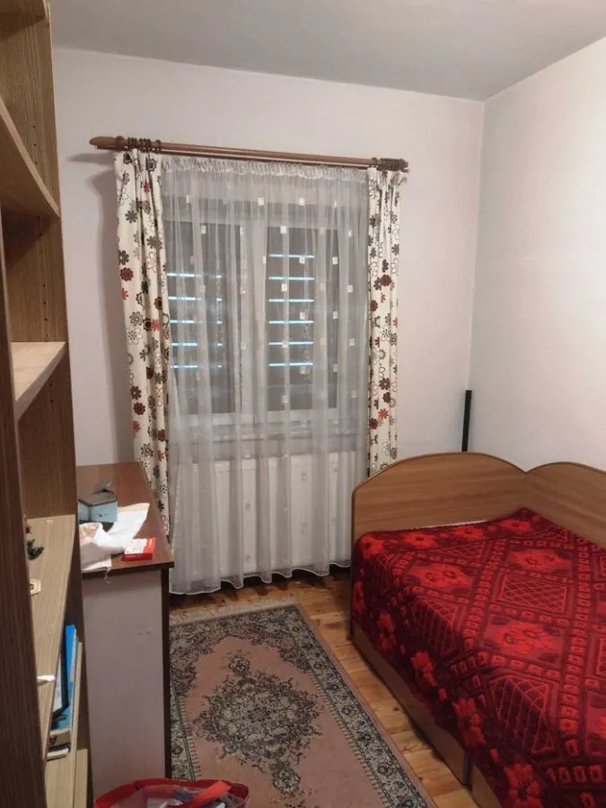 Apartament cu 3 camere decomandat  Racadau, mobilat, parcare si boxa - foto 4