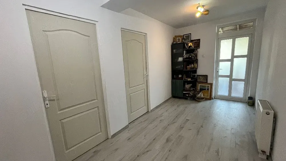 Apartament 110 mp, vilă, curte proprie, 3 camere, parcare, Plopii Fără Soț â€“ Bucium - foto 2
