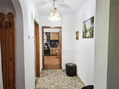 Apartament 2 camere decomandat, 50 mp â€“ Cartierul Narcisa | Mobilat complet - foto 6