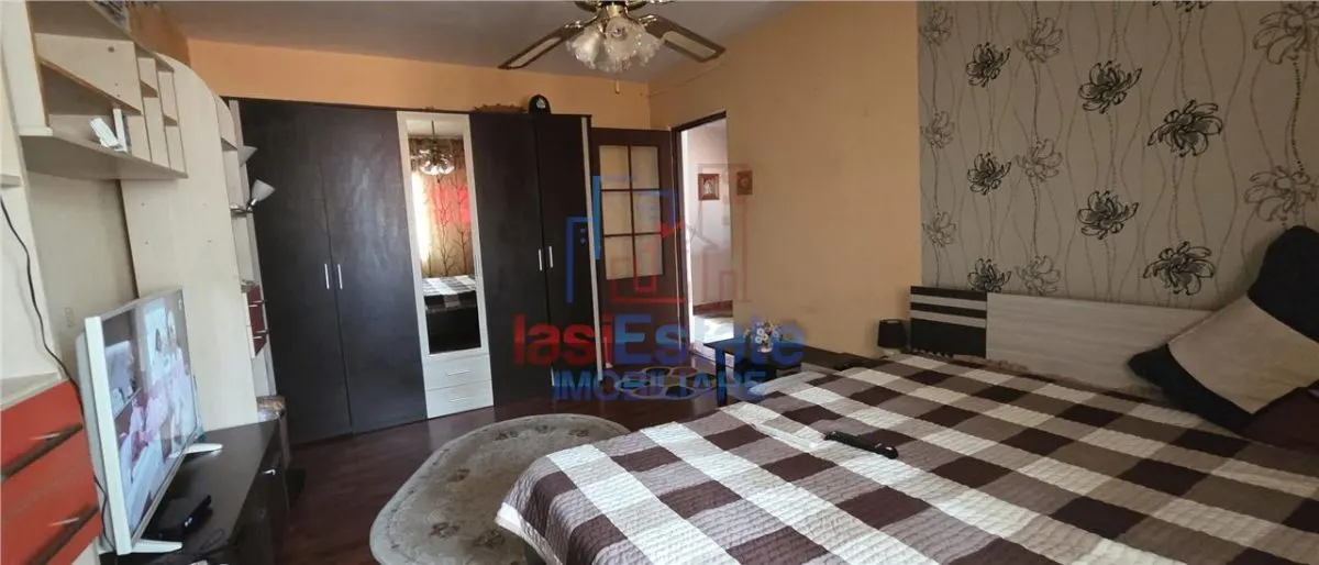 Apartament 3 camere Centru - Bd. Independenței - foto 1