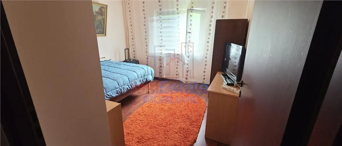 Apartament 3 camere Centru - Bd. Independenței - foto 2