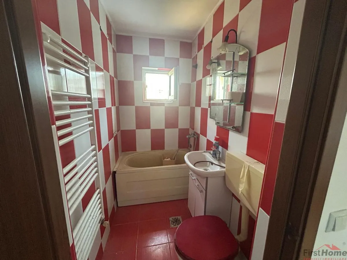 Apartament cu 3 camere, de vanzare, zona sud, scoala 8 - foto 9