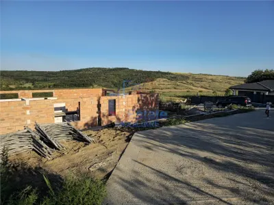 Casa plan parter in Dorobant - foto 2