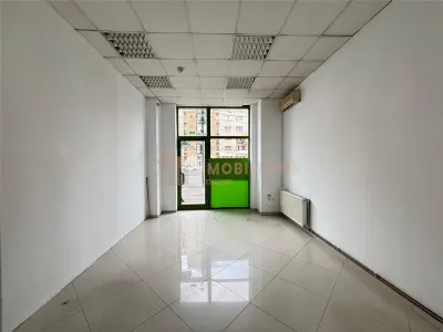 Spatiu comercial disponibil spre inchiriere - foto 2