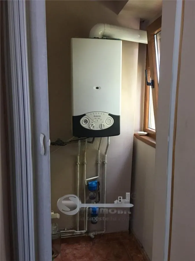 Garsonieră de închiriat â€“ Bd. Poitiers, etaj 2/3, centrală proprie - foto 13