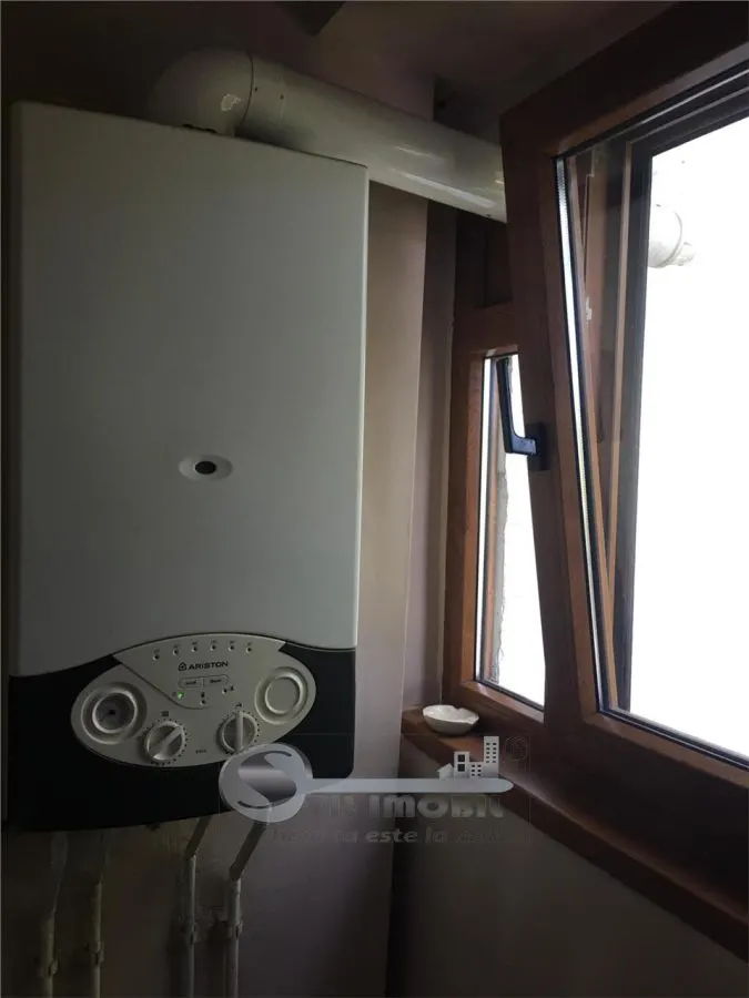 Garsonieră de închiriat â€“ Bd. Poitiers, etaj 2/3, centrală proprie - foto 14