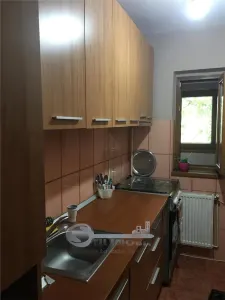 Garsonieră de închiriat â€“ Bd. Poitiers, etaj 2/3, centrală proprie - foto 7