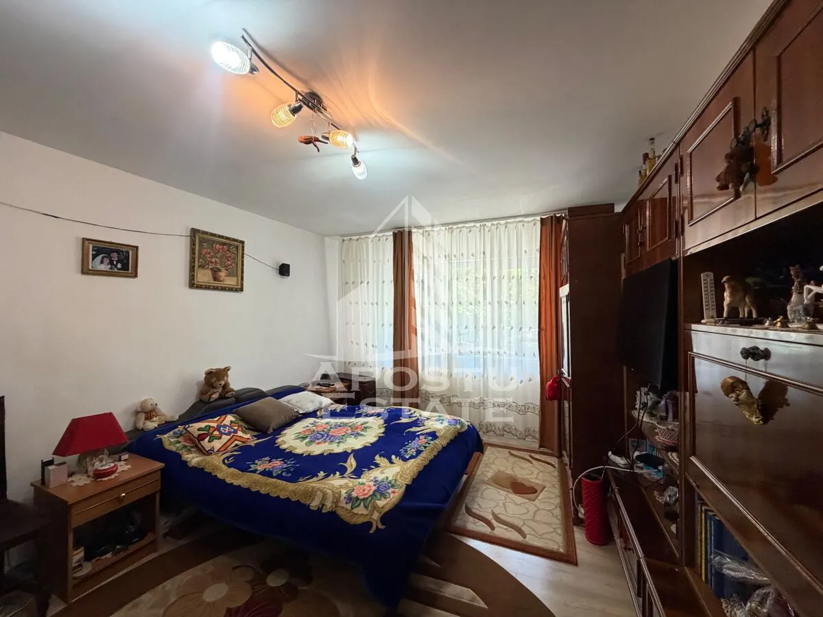 Apartament cu 3 camere de vanzare,decomandat , Zona Lipovei,Timisoara - foto 2