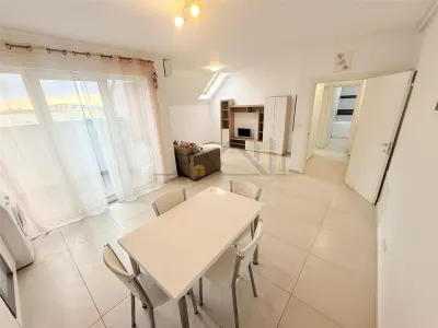 Apartament  2 camere,  semidecomandat, 52 mp - Zona Buziasului - foto 2