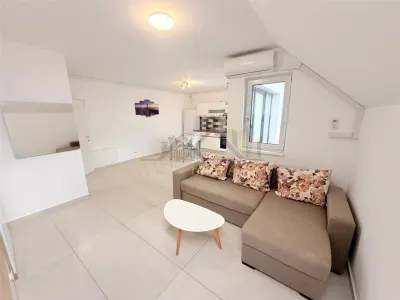 Apartament  2 camere,  semidecomandat, 52 mp - Zona Buziasului - foto 3